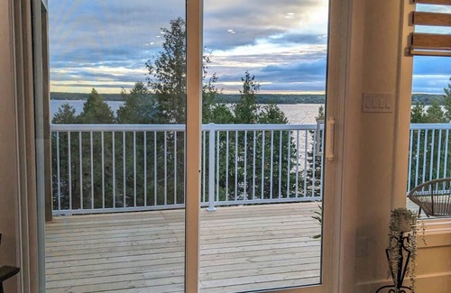 Manitoulin District Cottage | Giizhgok Geegabeek - Cedar Shore Cottages "Where Relaxation and Adventure Meet"