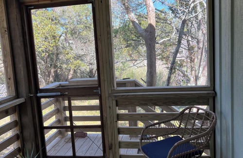 Ocracoke Cottage | Birdland: Private tiny house with marsh views and kayak access