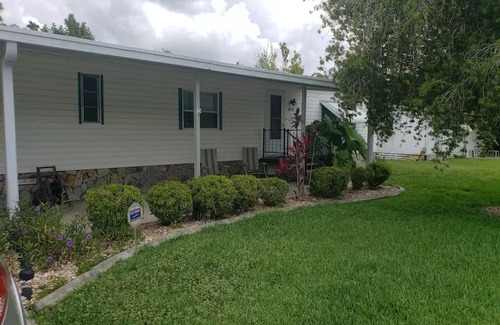 Chassahowitzka House | Chassahowitzka 2-bedroom double wide mobile home with WiFi, AC, Hot Tub, kayaks