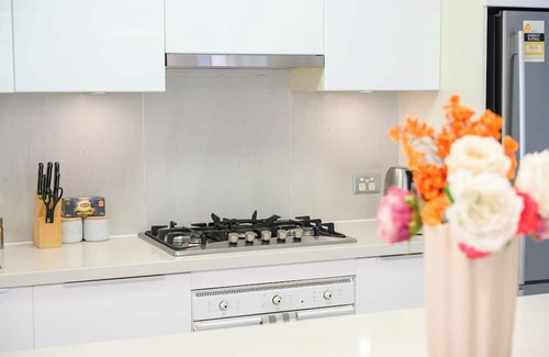 Waterloo Apartment | Charming 2-bedroom apartment in Redfern with Pool & Gym