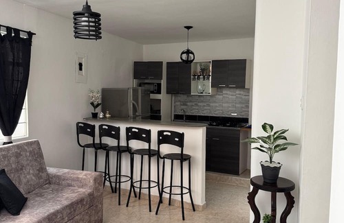 La America Apartment | Stylish apartment in laurels, premium location!