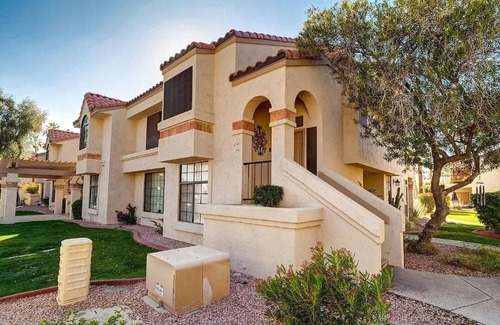Central Scottsdale Condo | Luxury, Location and a Welcome Feel in Beautiful Scottsdale Racquet Club