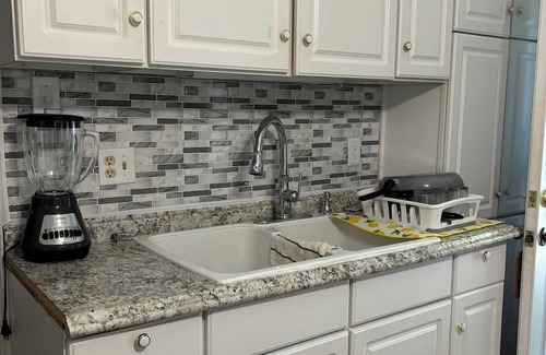 Clarkson House | 4-bedroom house in fabulous Clarkson with AC, WiFi. Enjoy your stay
