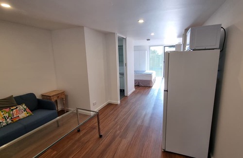 Surrey Downs Apartment | Footy Favourite - Gather Round Perfection