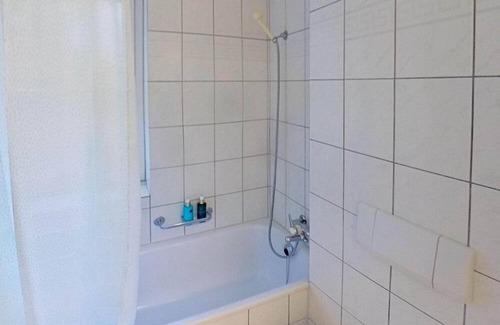 Seebach Apartment | Basic 3BR Flat with Balcony in Zurich