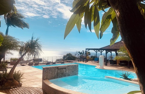Piton Saint-Leu Apartment | Appartement Le Latanier rouge, T3 de 60m² en rez de jardin