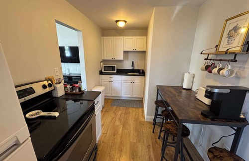 Salem Apartment | Downtown Salem Retreat 2BD