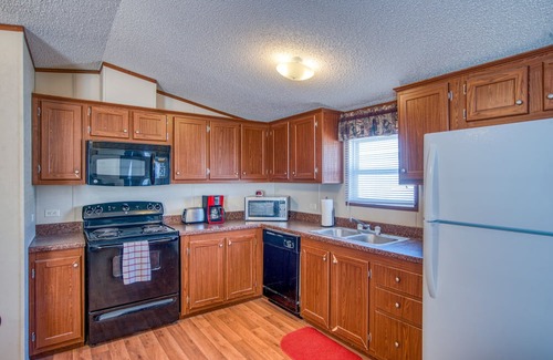 Pecos House | Cozy 2-bedroom mobile home in charming Pecos with AC