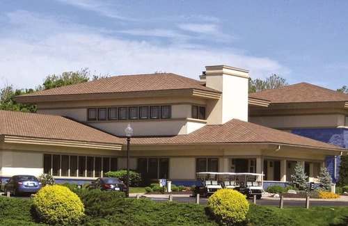 Indianapolis Apartment | Barsala l 2BD w/Fast Wi-Fi + Pool & Gym Access
