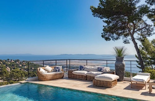 Hyeres Villa | Exceptional villa - panoramic view - sleeps 10 - pool - near beach