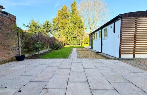 Chester House | The Family Holiday In Chester: Parking and Garden