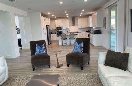 Woodland House | Private Cheery Suite br4–private bathroom