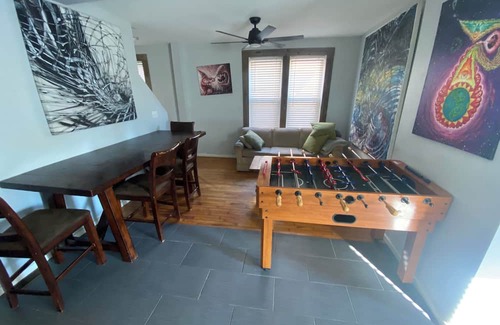 Maplewood House | Fiji St. Louis by Cooler BnB - a skateboard paradise