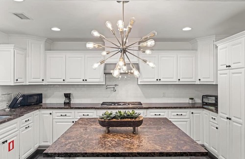 Rancho Palos Verdes House | Luxurious 6BR Retreat in Palos Verdes - Main House and a Premier Back House