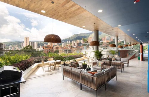 El Castillo Apartment | El Poblado near Provenza, cool apartment with swimming pool and sharing areas.