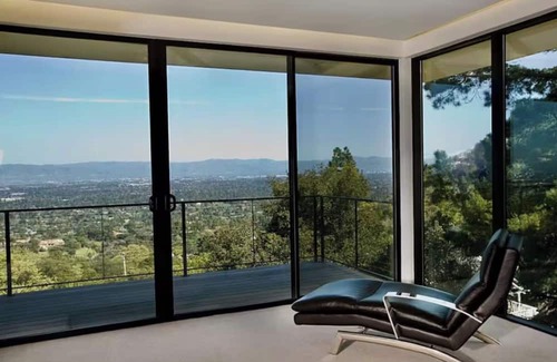 Loyola House | Spacious 7-bedroom house in serene Los Altos Hills