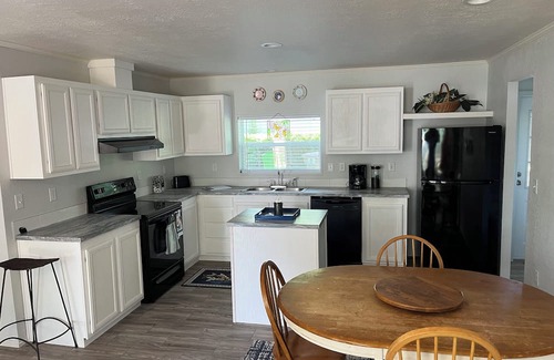 Chandler House | Water-view, 3-bedroom in Chandler with AC, WiFi