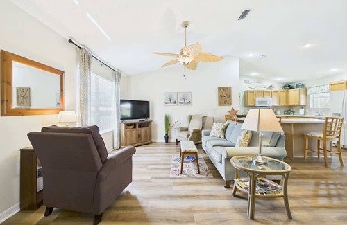 Woodbury House | Welcoming in Woodbury