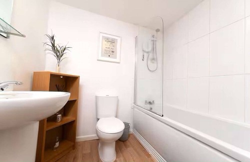 Stockton-on-Tees House | Hampton House Spacious Accommodation In Stockton