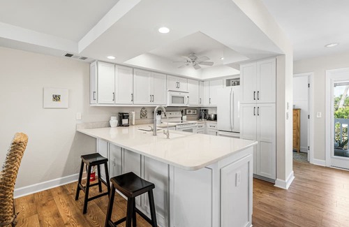 Boca Grande House | Sundown 11 - 2 bed/2.5 Bath - Beachfront - Community Pool - Large Living Area!
