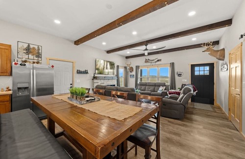 Markville House | Hibernation Station - 6BR On the Trails!