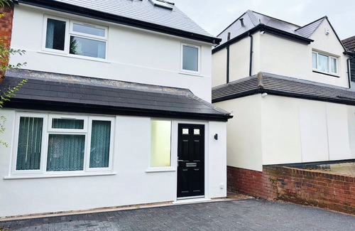 Quinton House | Stylish Stay In Birmingham