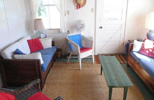 Truro Cabin | Tranquil 3-Bedroom Truro Cabin on Corn Hill – Steps to Bay, Stunning Views!