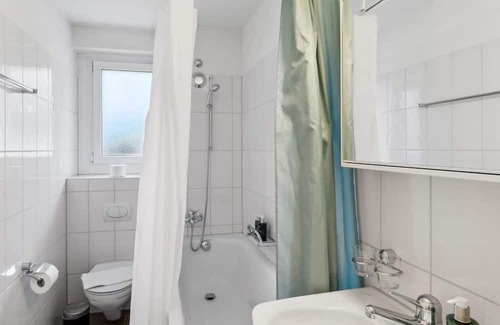 Langstrasse Apartment | Simple & Convenient 2BR in Zürich City