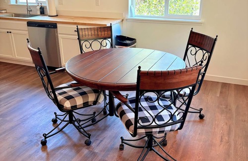Riggins House | Main Street Retreat! Charming 3 Bedroom House in the heart of Riggins!
