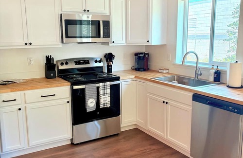 Riggins House | Main Street Retreat! Charming 3 Bedroom House in the heart of Riggins!