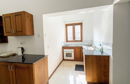 Kandy Apartment | Charming 2-bedroom apartment with AC, WiFi - 10mins Walk to Kandy Lake & Temple
