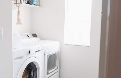 Menifee House | Spacious 4-bedroom house in awesome Menifee with WiFi, AC, fitness room