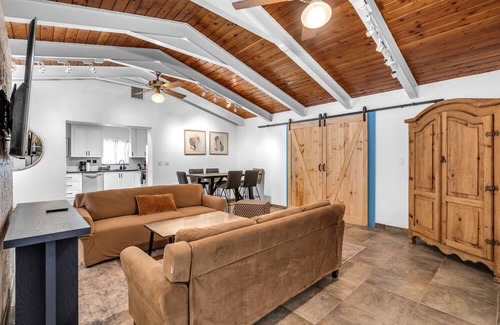 Coral Terrace House | Spacious 5BR 2BA in Miami!