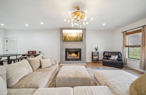 Adair House | 4-bedroom 3 bath house in tranquil Adair. With Large hang out barn.