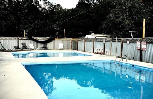 Pearlington House | Luzury 5th Wheel on the Ms Gulf Coast with access to all Campground amenities.