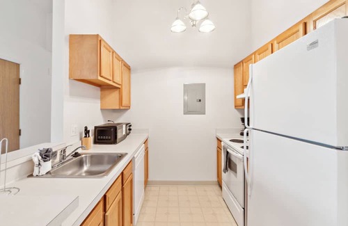 Wadsworth Apartment | Stratford Crossings 310 I 2 bed 2 bath