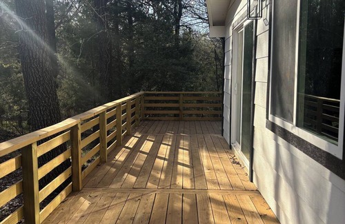 Enchanted Oaks House | Shackin’ Up at The Lake 2 bed 2 bath