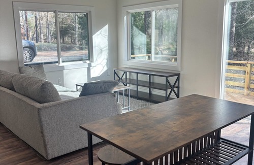 Enchanted Oaks House | Shackin’ Up at The Lake 2 bed 2 bath