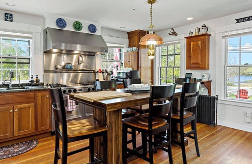 West Barnstable Other | Gorgeous Old Farmhouse w/Spa Near Beach. Pet Friendly!