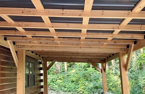 Viola Cabin | Cozy cabin with AC and WiFi in charming Anamosa