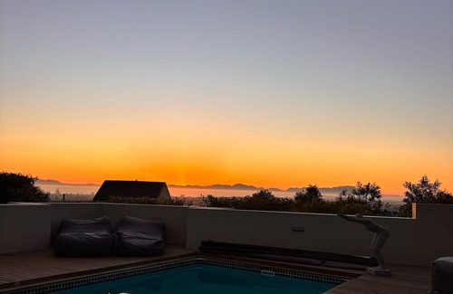 Helderberg Rural House | Beautiful house with a fantastic view of False Bay - a secure property