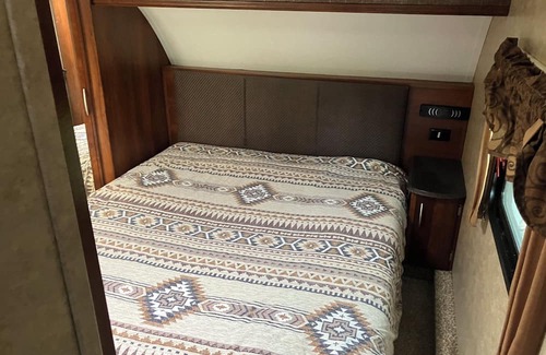 Greenough House | Enchanting 1-bedroom RV in Greenough