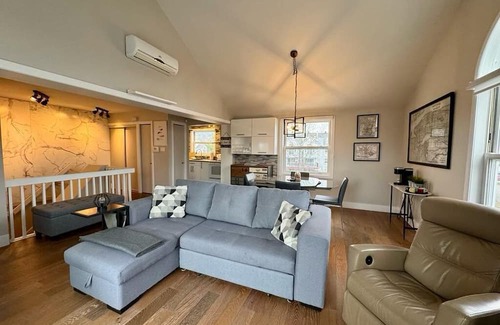 Magog Apartment | Condo Azürea - A 5-minute walk from Plage des Cantons/Lac Memphrémagog