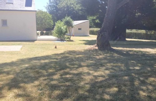 Sarzeau House | Vacation home on the beach, less than 10 minutes' walk from the sea.