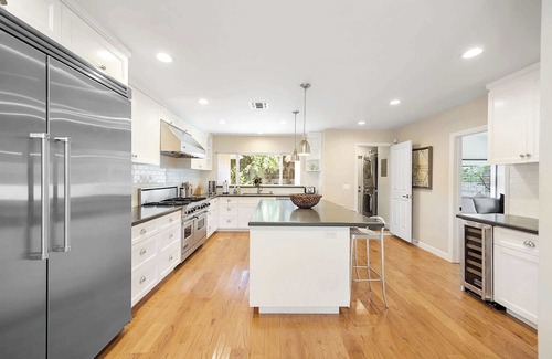 Beverly Hills House | New Listing! Beverly Hideaway by Colby & Conrad