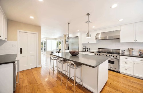 Beverly Hills House | New Listing! Beverly Hideaway by Colby & Conrad