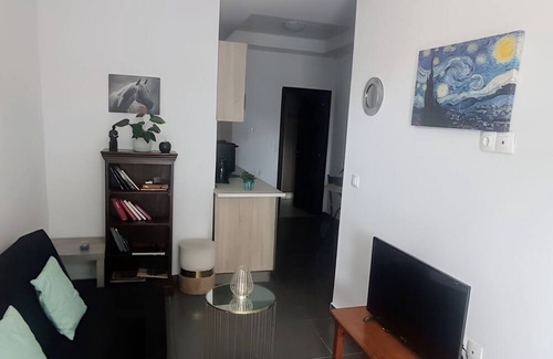 Petaloudes Apartment | Calyspo Charming 1-bedroom apartment with WiFi, AC in gorgeous Rodos