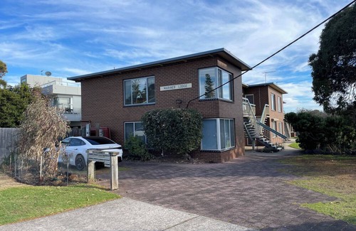 Cowes Apartment | Beachfront apartment with spectacular ocean views.