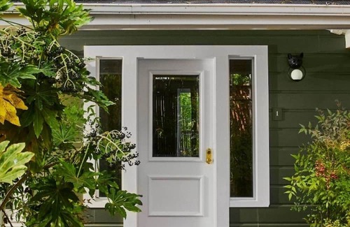 Healdsburg House | Scenic Room Ideal for Cultural and Culinary Explorations Nearby