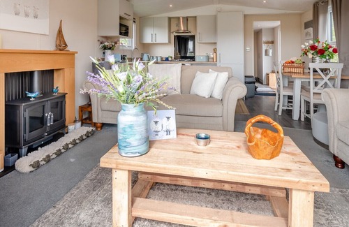 Sewerby House | Sandpiper Lodge - Two Bedroom House, Sleeps 4